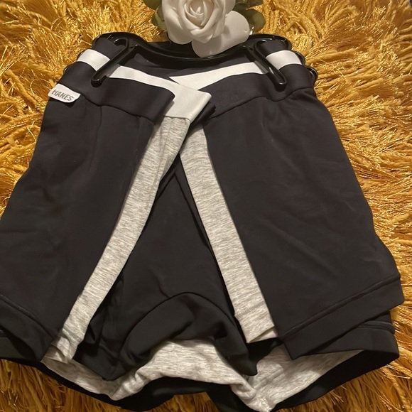 Hanes 3 Pack Boyshorts - Size L, XL - Picture 3 of 7